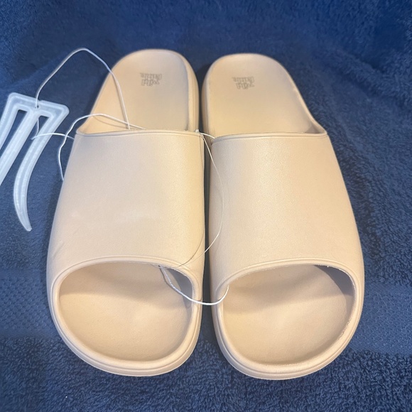 Women’s Robbie Slides/Sandals Tan - Picture 1 of 3